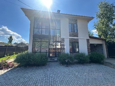 Продается 2-этажный дом, 180 м²
