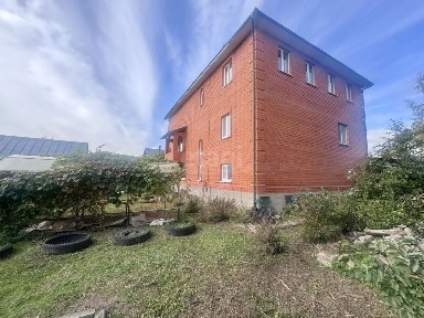 Продается 3-этажный дом, 479,7 м²