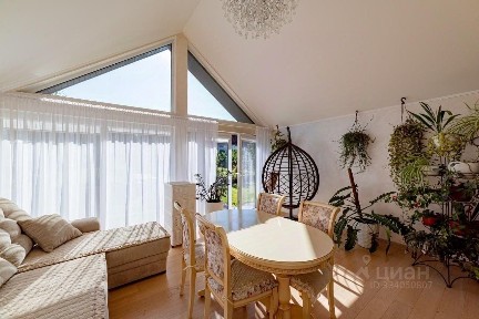 Продается 3-этажный дом, 195 м²