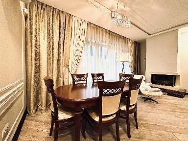 Продается 3-этажный таунхаус, 333 м²