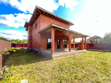 Продается 2-этажный дом, 277 м²