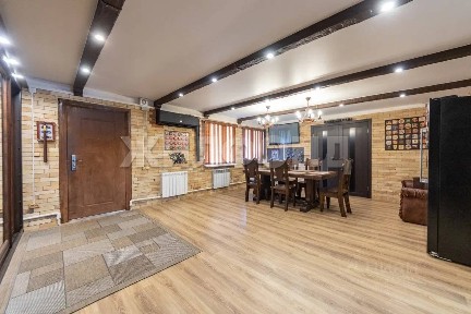 Продаются 3-комн. апартаменты, 115 м²