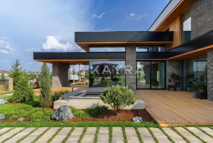 Продается 2-этажный дом, 283 м²