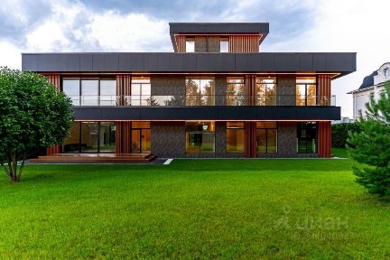 Продается 3-этажный коттедж, 878 м²