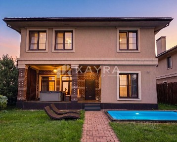 Продается 2-этажный дом, 250 м²