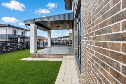 Продается 2-этажный дом, 240 м²