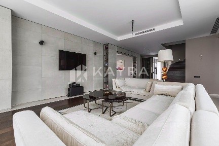 Продается 2-этажный дом, 440 м²