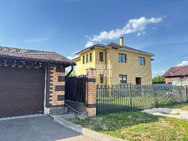 Продается 2-этажный дом, 245 м²