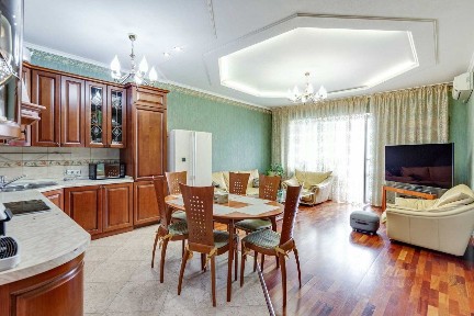 Продается 3-комн. квартира, 168 м²