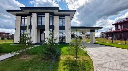 Продается 2-этажный дом, 250 м²