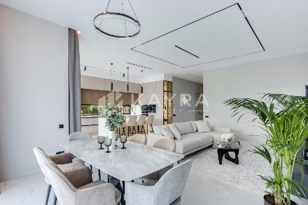 Продается 2-этажный дом, 320 м²