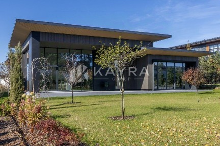 Продается 1-этажный дом, 489 м²