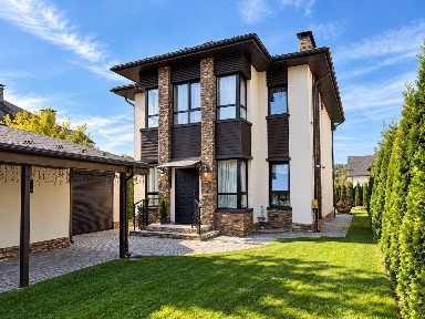 Продается 2-этажный дом, 260 м²