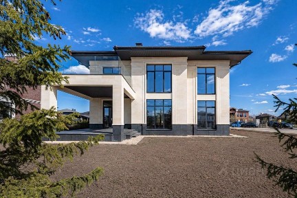 Продается 2-этажный дом, 325 м²