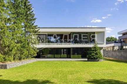Продается 2-этажный коттедж, 560 м²