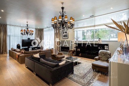 Продается 3-этажный дом, 1 000 м²