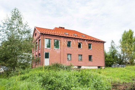 Продается 3-этажный дом, 600 м²