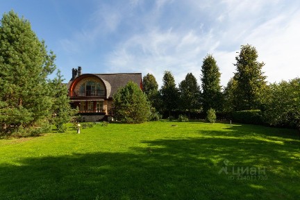Продается 2-этажный таунхаус, 295 м²