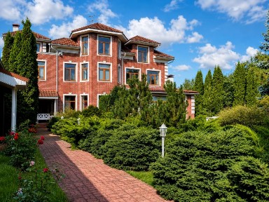Продается 2-этажный коттедж, 765 м²