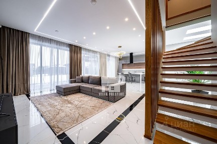 Продается 2-этажный коттедж, 350 м²