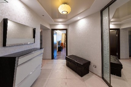 Продается 2-комн. квартира, 90 м²