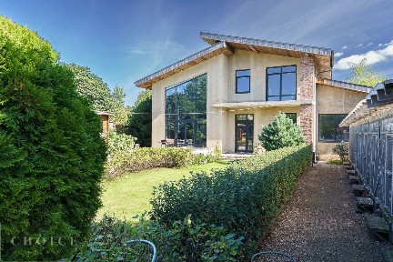 Продается 2-этажный дом, 295 м²