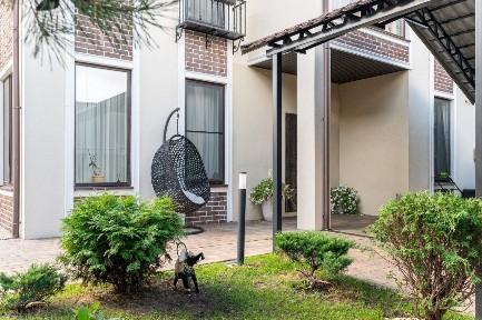 Продается 2-этажный дом, 240 м²