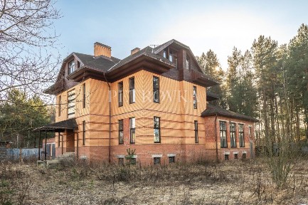 Продается 3-этажный дом, 796,2 м²
