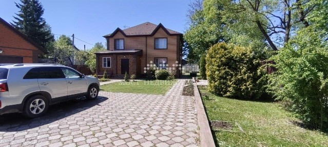Продается 2-этажный дом, 180 м²