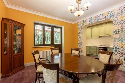 Продается 3-этажный коттедж, 300 м²