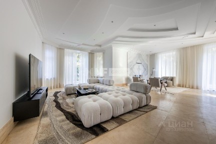 Продается 3-этажный коттедж, 700 м²