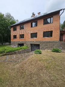 Продается 3-этажный таунхаус, 282 м²