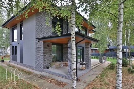 Продается 2-этажный дом, 290 м²