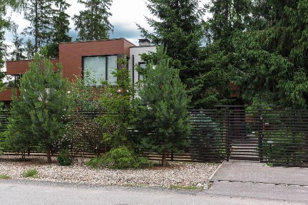 Продается 2-этажный дом, 318 м²