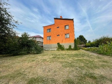 Продается 4-этажный дом, 329 м²