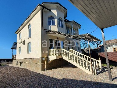 Продается 3-этажный дом, 363,7 м²