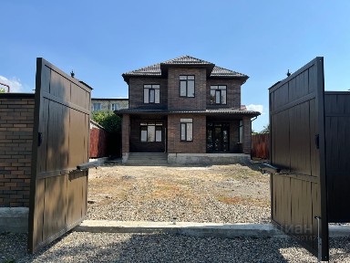 Продается 2-этажный дом, 230 м²