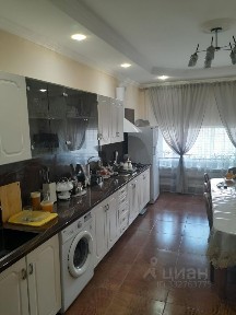 Продается 2-этажный дом, 250 м²