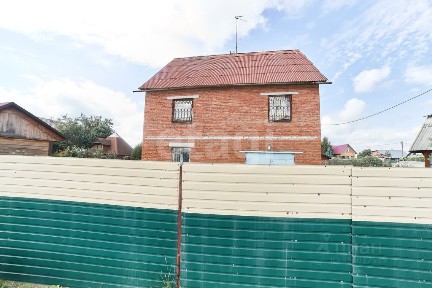 Продается 3-этажный дом, 210 м²