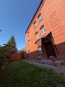 Продается 3-этажный коттедж, 592 м²