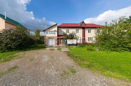Продается 2-этажный дом, 300 м²