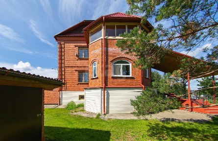 Продается 4-этажный дом, 200 м²