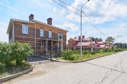 Продается 2-этажный коттедж, 300 м²