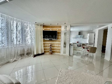 Продается 3-комн. квартира, 122 м²