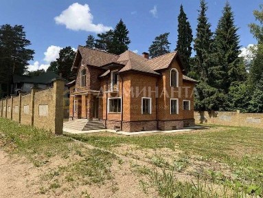 Продается 2-этажный дом, 443,7 м²