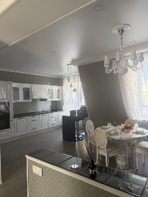 Продается 5-комн. квартира, 141,7 м²