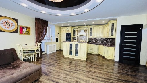 Продается многокомнатная квартира, 179,7 м²