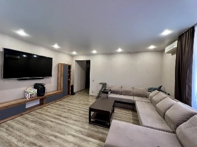 Продается 2-комн. квартира, 72 м²