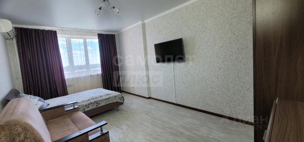 Продается 1-комн. квартира, 42 м²