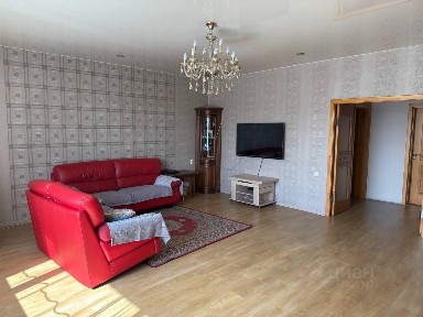 Продается 4-комн. квартира, 102 м²